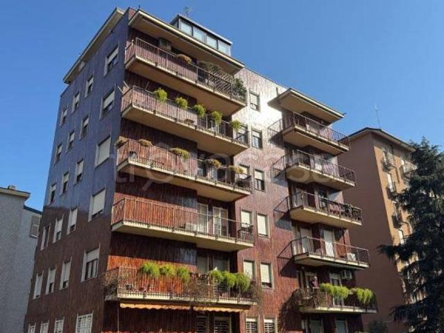 Quadrilocale in vendita a Milano via Staro, 9, Quartiere Feltre