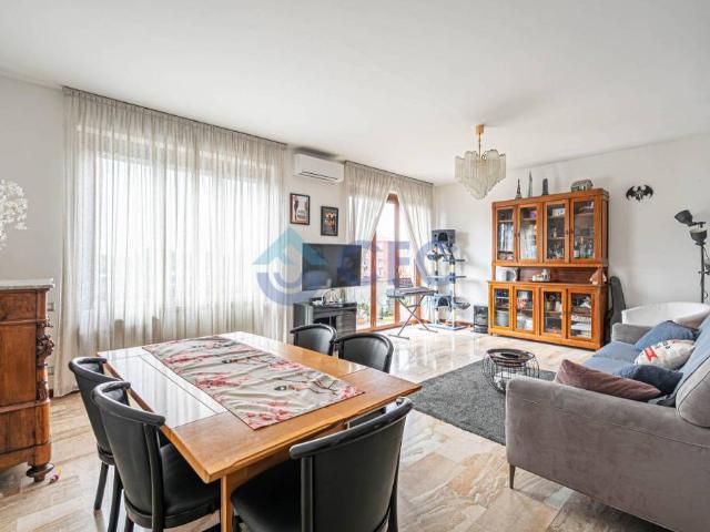 Quadrilocale in vendita a Milano via Palmanova, 75, Cimiano