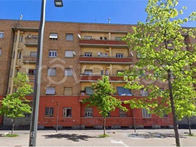 Quadrilocale in vendita a Milano via Paravia, 80, San Siro