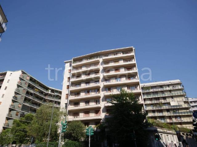 Quadrilocale in vendita a Milano via Plinio, 55, Città Studi