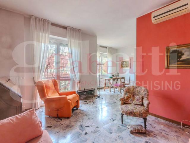Quadrilocale in vendita a Milano via Renzo e Lucia, 11, Cantalupa San Paolo