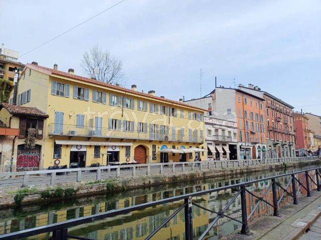 Quadrilocale in vendita a Milano via Valenza, 5, Navigli Darsena