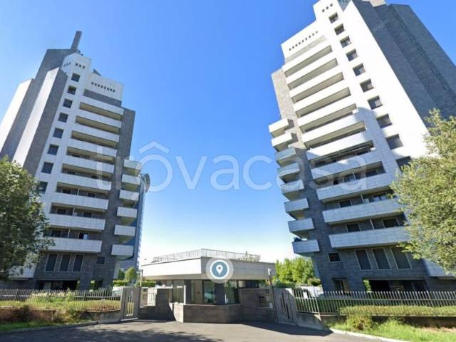 Quadrilocale in vendita a Milano viale Achille Papa, 26/28, Portello Parco Vittoria