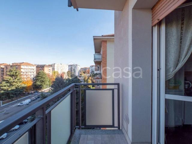 Quadrilocale in vendita a Milano viale Legioni Romane, Bande Nere