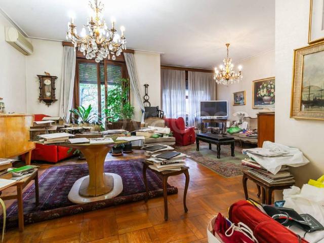 Quadrilocale in vendita a Milano, Buenos Aires