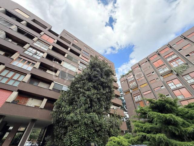 Trilocale in vendita a Milano, Cermenate Abbiategrasso