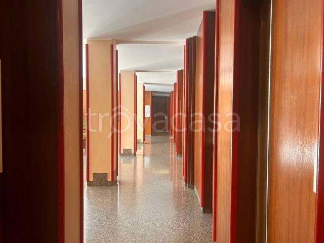 Quadrilocale in vendita a Milano, Cermenate Abbiategrasso