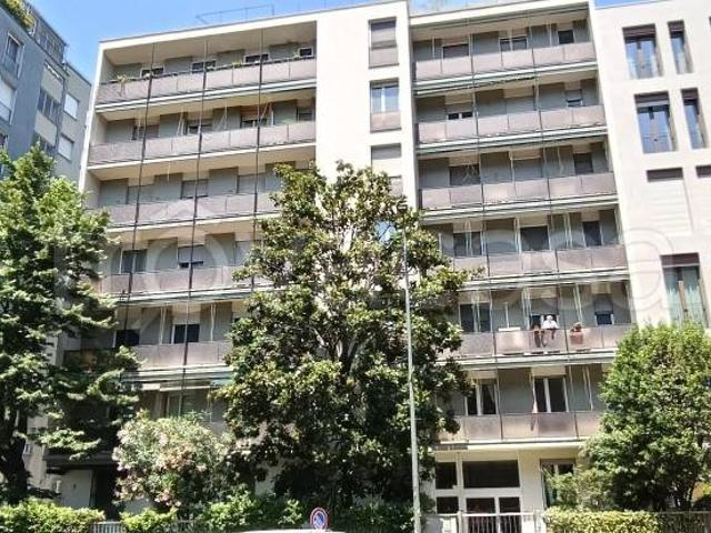 Quadrilocale in vendita a Milano, De Angeli