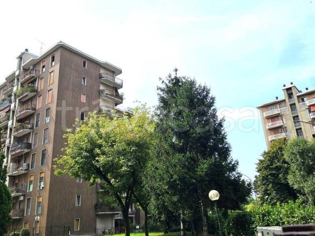 Quadrilocale in vendita a Milano, Giambellino