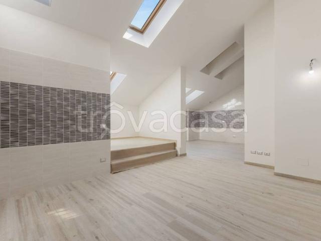 Quadrilocale in vendita a Milano, Gratosoglio