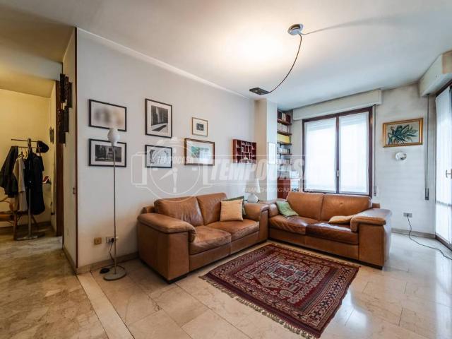 Quadrilocale in vendita a Milano, Lambrate