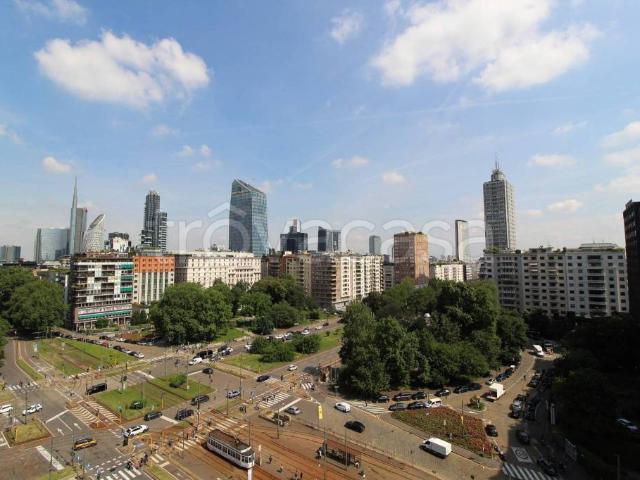 Quadrilocale in vendita a Milano, Porta Nuova