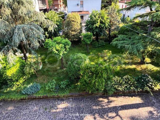 Quadrilocale in vendita a Modena via Gregorio Agnini, Buon Pastore Parco Amendola