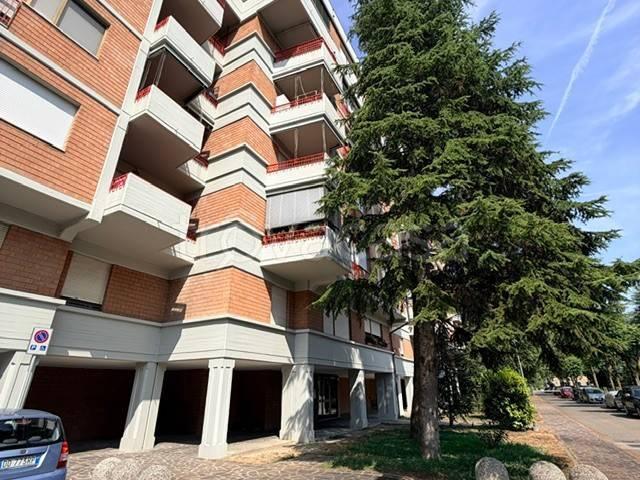 Quadrilocale in vendita a Modena, Villaggio Giardino