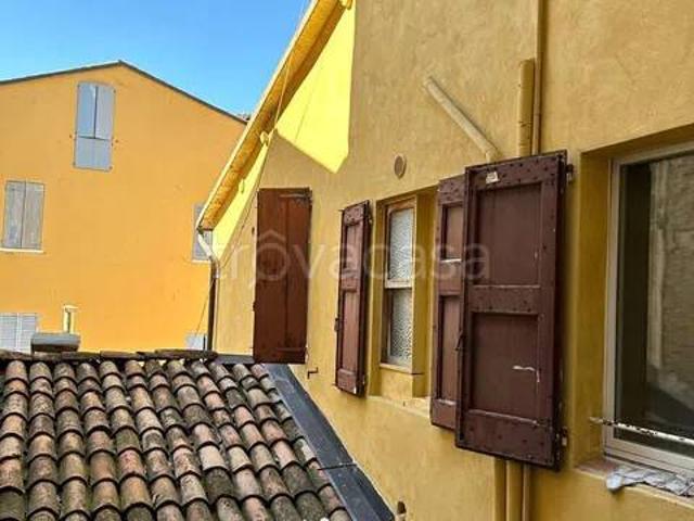 Quadrilocale in vendita a Modena calle Di Luca, Centro Storico