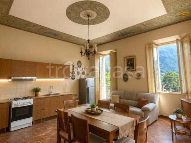 Quadrilocale in vendita a Moltrasio via Fratelli Recchi