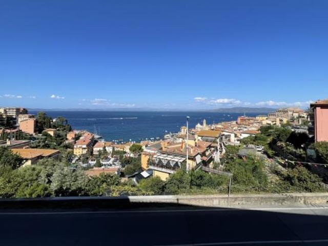 Quadrilocale in vendita a Monte Argentario