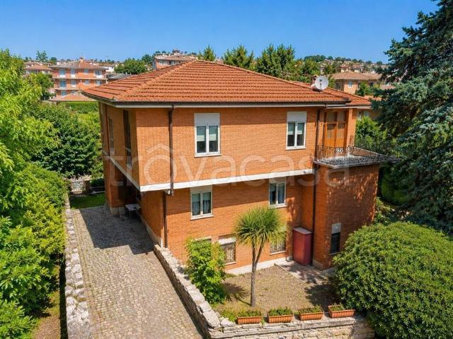 Quadrilocale in vendita a Monte Porzio Catone via del Bosco