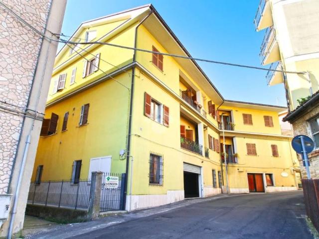 Quadrilocale in vendita a Monte Urano via Cristoforo Colombo, 2