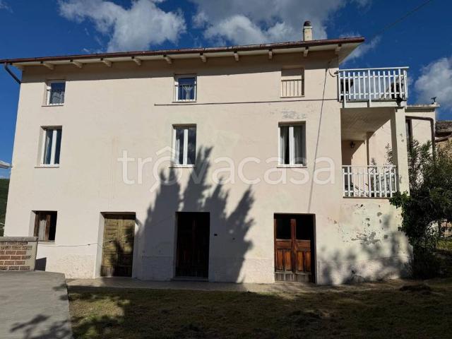 Quadrilocale in vendita a Montefalcone Appennino
