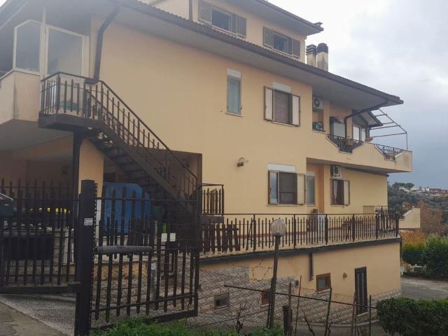 Quadrilocale in vendita a Monterotondo