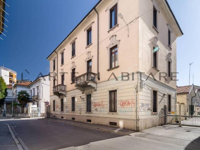 Quadrilocale in vendita a Monza, San Biagio