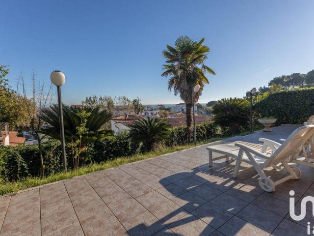 Quadrilocale in vendita a Numana via Ischia, 22, Marcelli