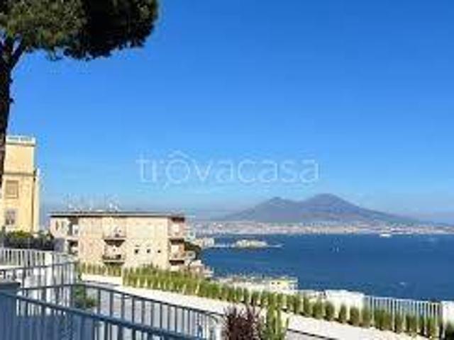 Quadrilocale in vendita a Napoli via Gneo Nevio, Posillipo