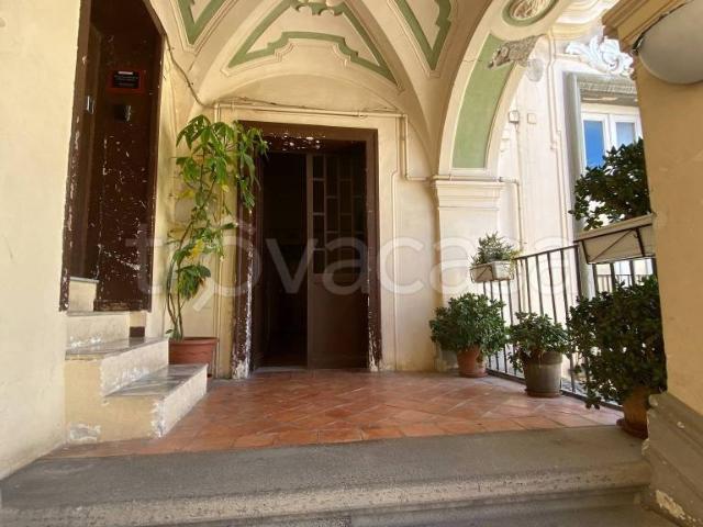Quadrilocale in vendita a Napoli via dei Vergini, 19, Sanità