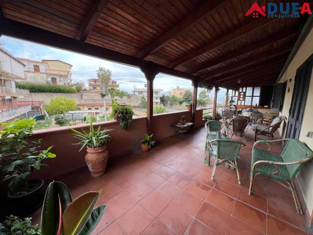 Quadrilocale in vendita a Napoli via Michele Pizzuti, Camaldoli