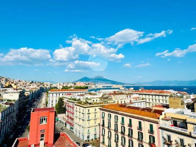 Quadrilocale in vendita a Napoli via Piedigrotta, 11, Mergellina Piedigrotta