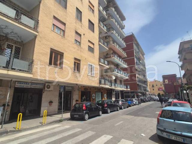 Quadrilocale in vendita a Napoli, Vomero