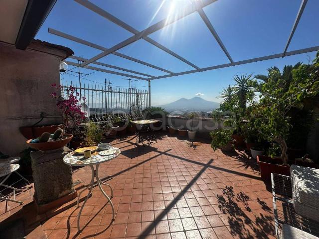 Quadrilocale in vendita a Napoli, Arenella