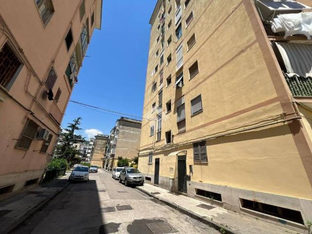 Quadrilocale in vendita a Napoli corso Sirena, 85, Barra