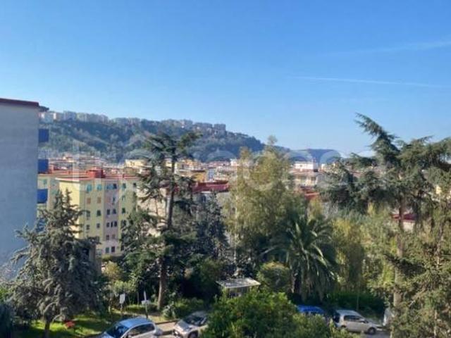 Quadrilocale in vendita a Napoli, Fuorigrotta