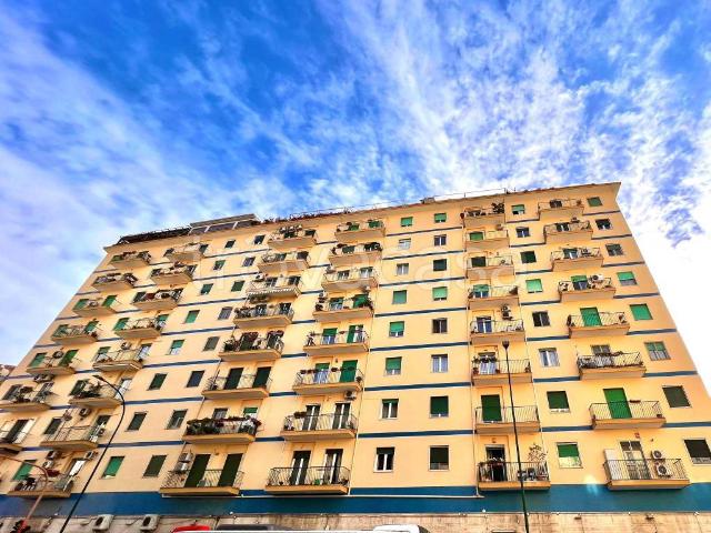 Quadrilocale in vendita a Napoli, Fuorigrotta