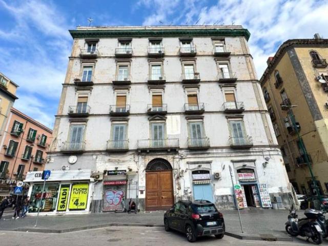Quadrilocale in vendita a Napoli piazza Principe Umberto, Vasto