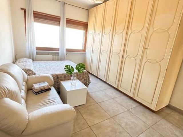 Quadrilocale in vendita a Napoli, Pianura