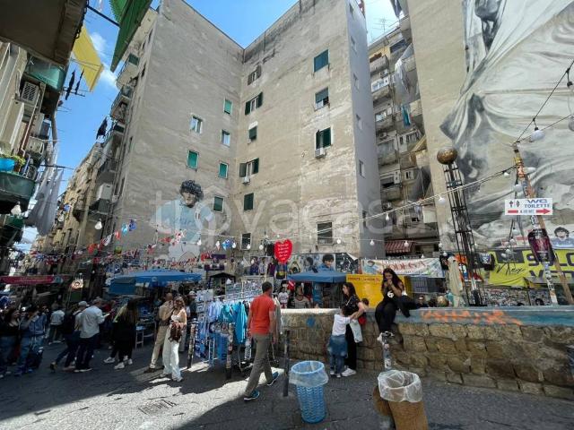 Quadrilocale in vendita a Napoli, Quartieri Spagnoli
