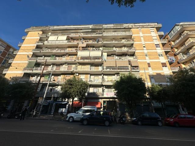 Quadrilocale in vendita a Napoli, San Carlo all'Arena