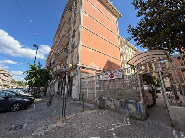 Quadrilocale in vendita a Napoli, San Giovanni a Teduccio