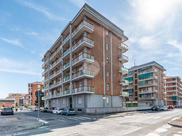 Quadrilocale in vendita a Nichelino via Sassari, 21