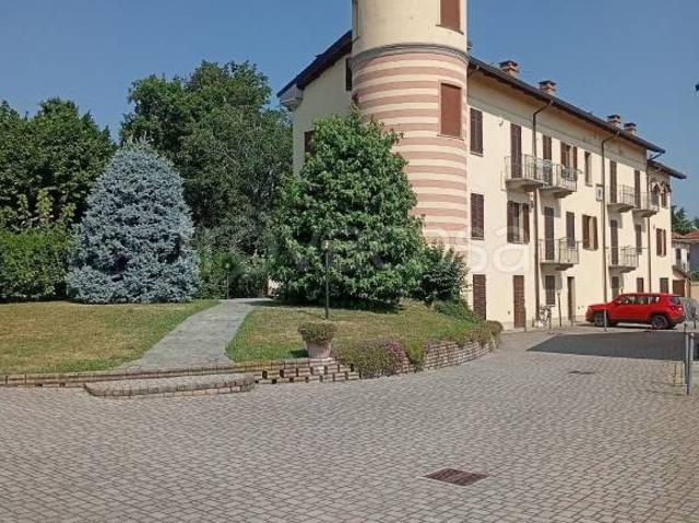 Quadrilocale in vendita a None via Parrocchiale, 3