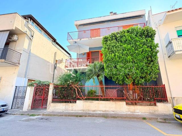Quadrilocale in vendita a Oliveri via Chiusa, 9