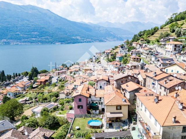 Quadrilocale in vendita a Ombriaco, Bellano