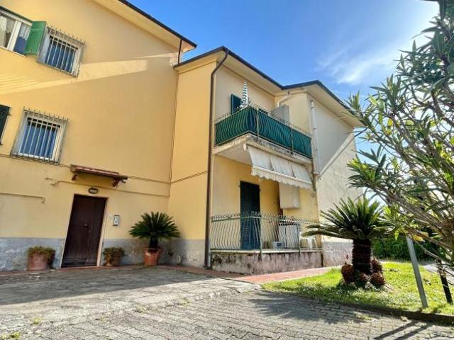 Quadrilocale in vendita a Ameglia