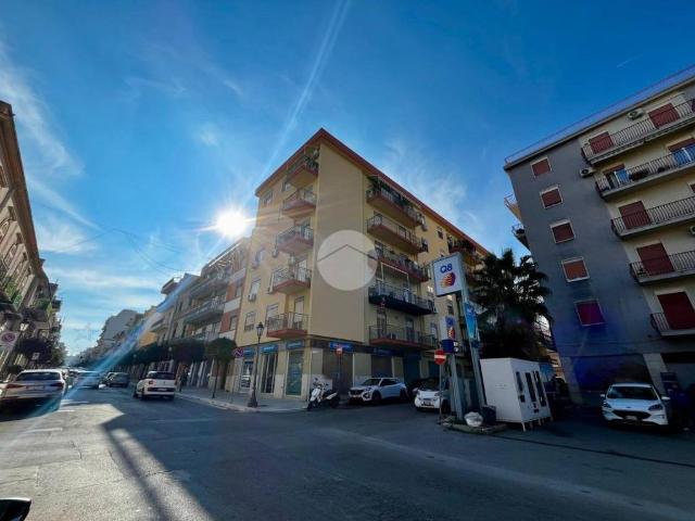 Quadrilocale in vendita a Bagheria via Gaetano Donizetti, 11