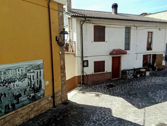 Quadrilocale in vendita a Basciano largo San Flaviano