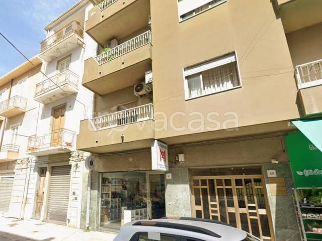 Quadrilocale in vendita a Barcellona Pozzo di Gotto via Operai, 41