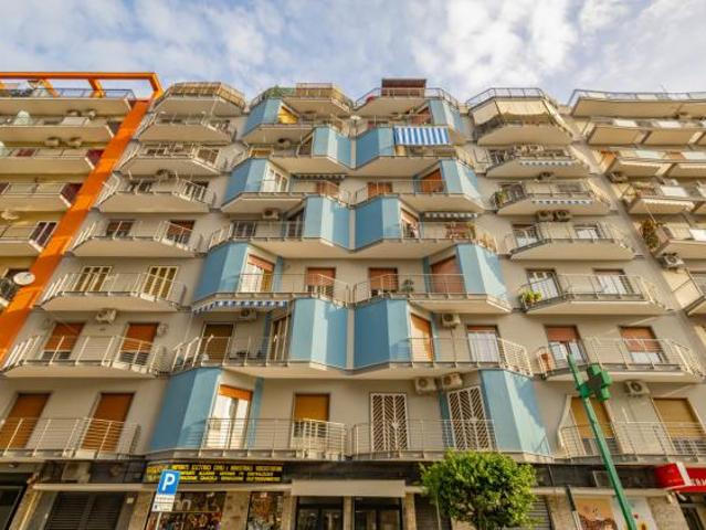 Quadrilocale in vendita a Bari, Japigia